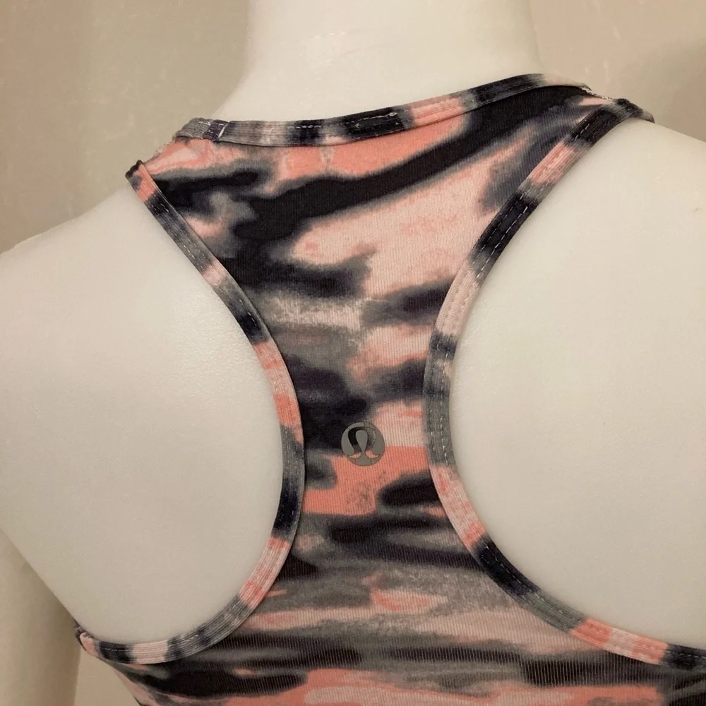 Lululemon Wamo Camo Pink Cool Racerback Tank Top Size 4 - Picture 8 of 10